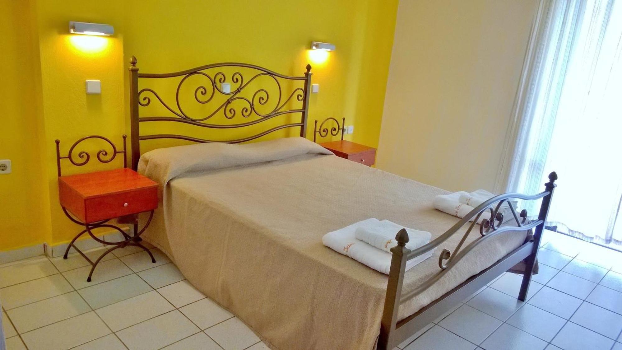 Irini Apartments And Studios カボス エクステリア 写真