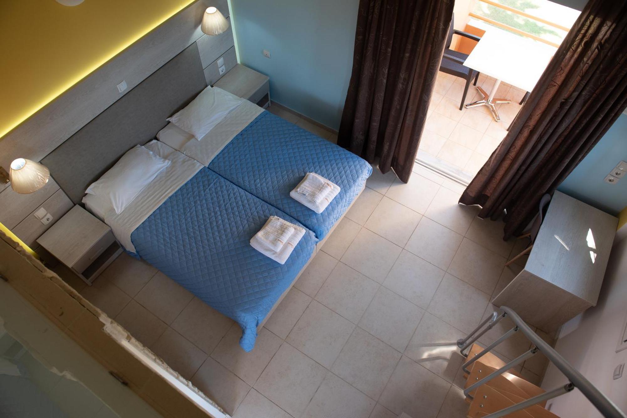 Irini Apartments And Studios カボス エクステリア 写真